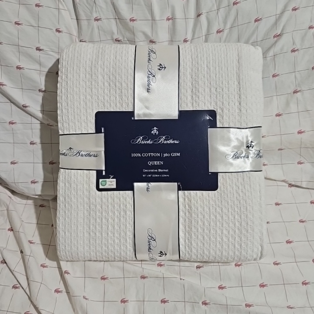NWT Brooks Brothers Queen 100% Cotton White Decorative Blanket 90" X 90" 360GSM